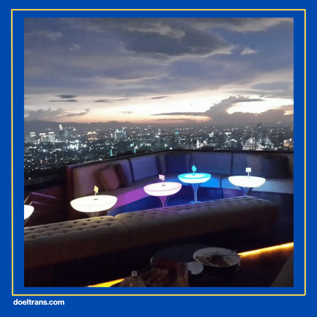 Cloud Lounge and Dining.