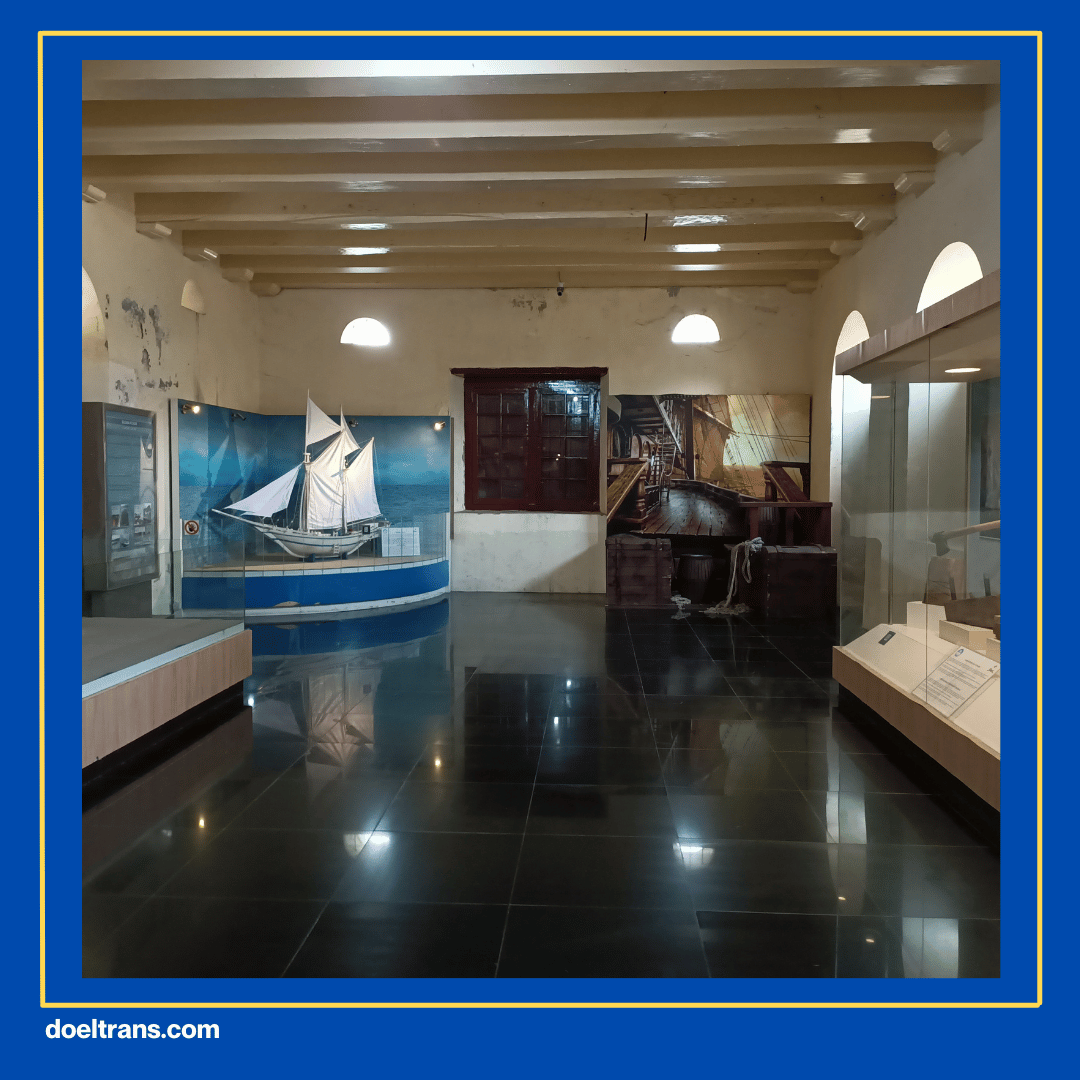 Menjelajahi Sejarah di Museum Bahari.