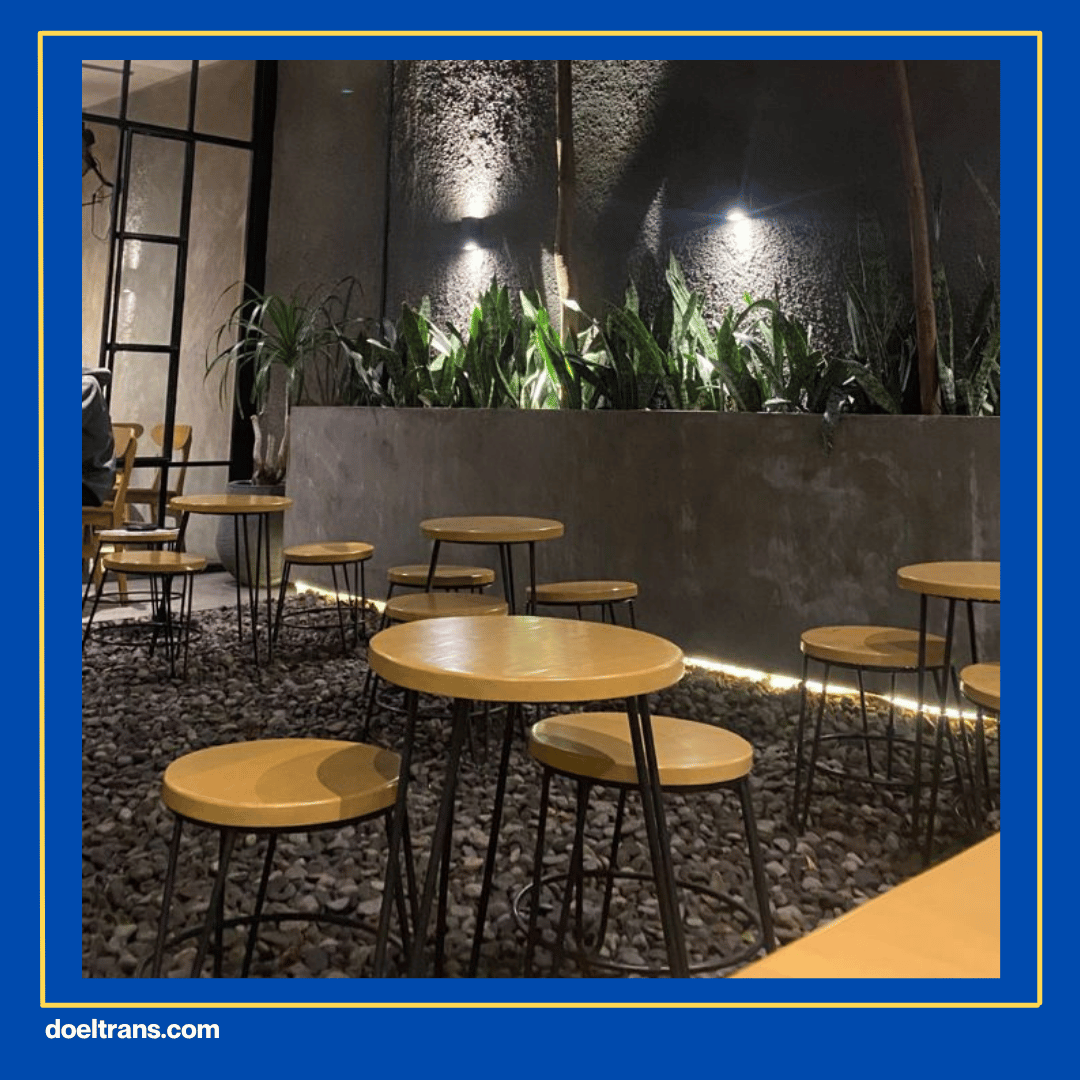 Nongkrong Asik di Manis Mata Cafe