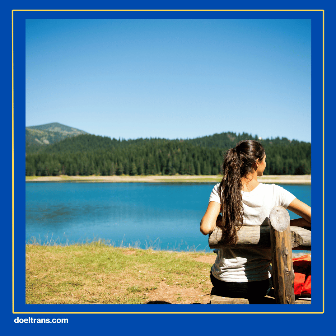 Bersantai dan Menikmati Suasana