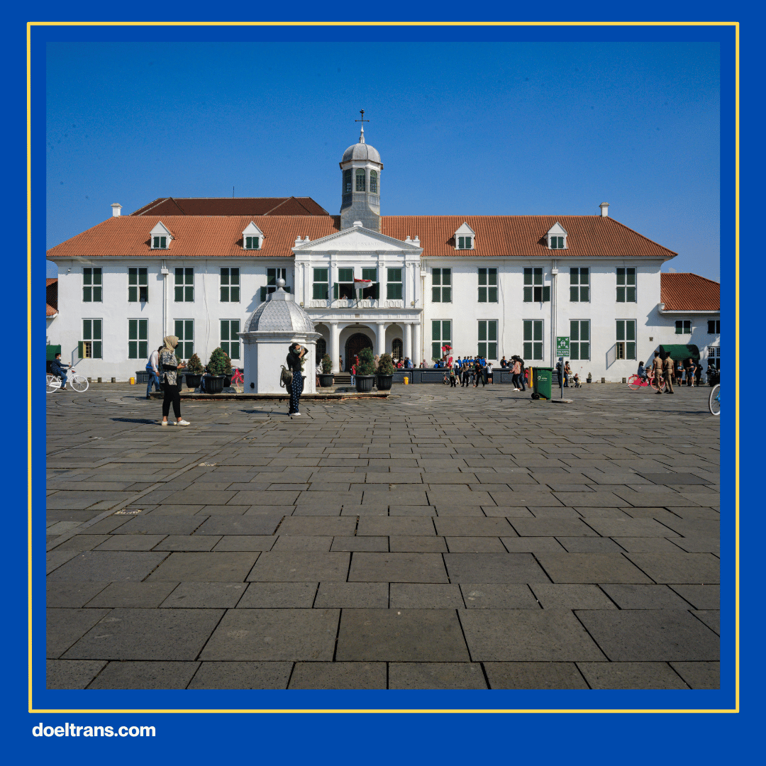 Siang di Kota Tua Jakarta